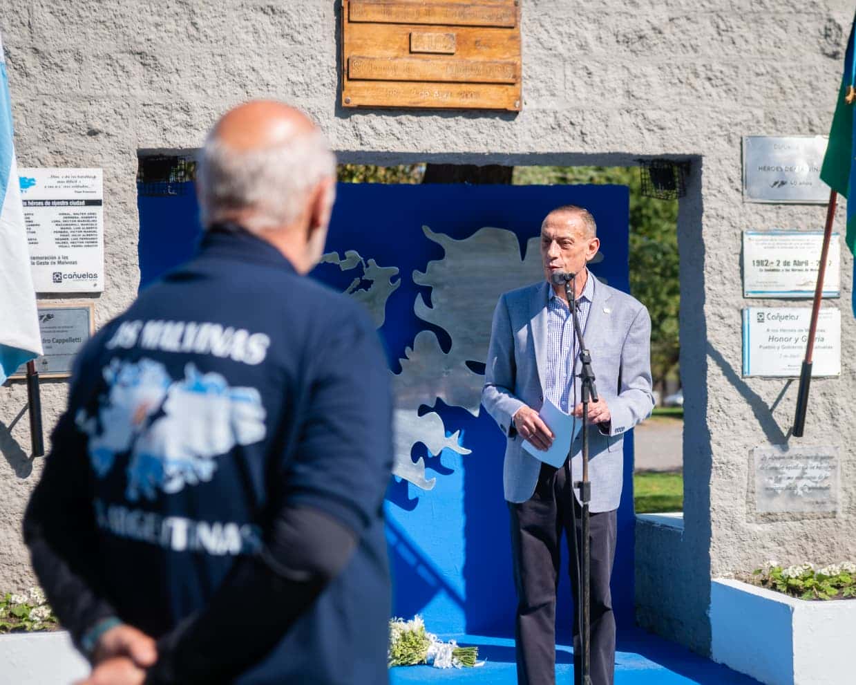 Cañuelas conmemoró el Día de los Caídos en Malvinas y los 20 años del monumento en Plaza Belgrano